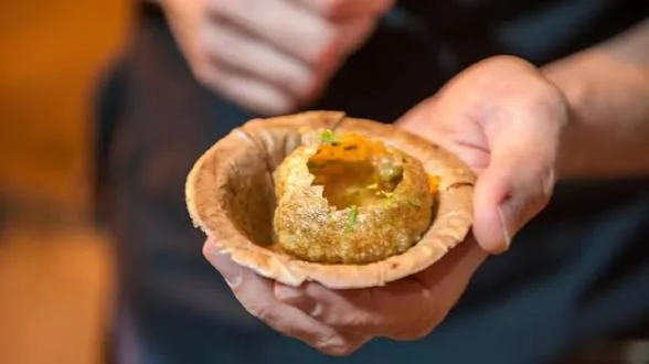 पानी पूरी खाने से परिवार पर टूटा मुसीबत का पहाड़