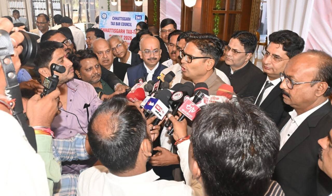 सरगुजा टैक्स बार का प्रदेश स्तर पर बढ़ा मान: दुर्ग समिट में शामिल हुए अध्यक्ष अभिषेक शर्मा; ओझा बने प्रदेश प्रवक्ता, शर्मा को उपाध्यक्ष की जिम्मेदारी